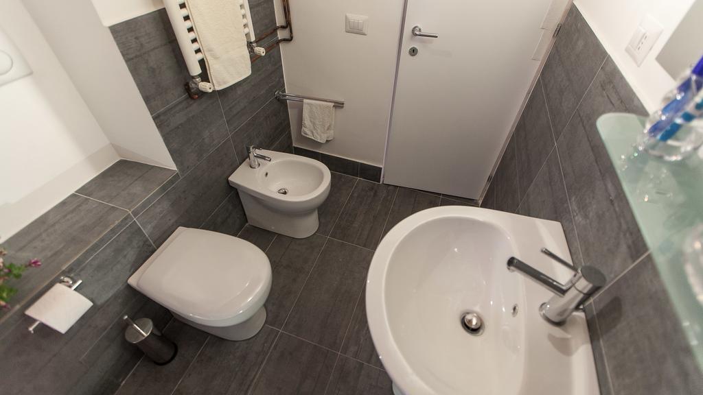Ostilia Loft Apartment Roma Phòng bức ảnh